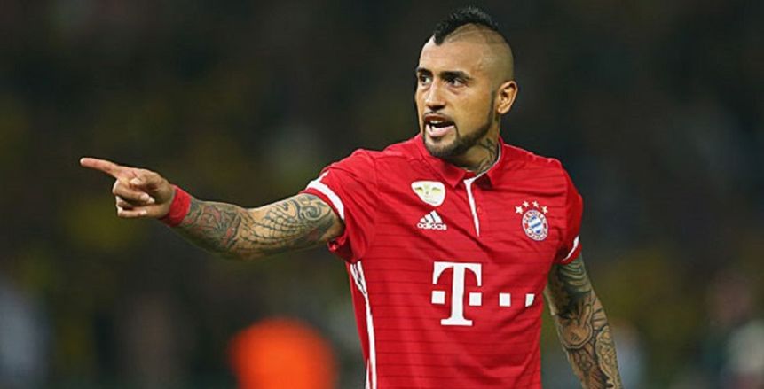 بالصور| فيدال يحتفل بهدف يوفنتوس في ريال  مدريد من مدرجات «أليانز أرينا»