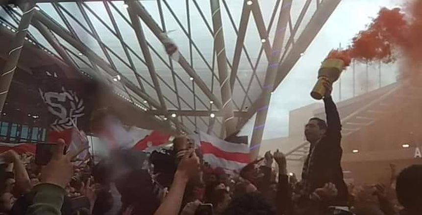 بالفيديو.. جماهير الزمالك تستقبل نجوم اليد وتحمل أحمد الأحمر على الأعناق