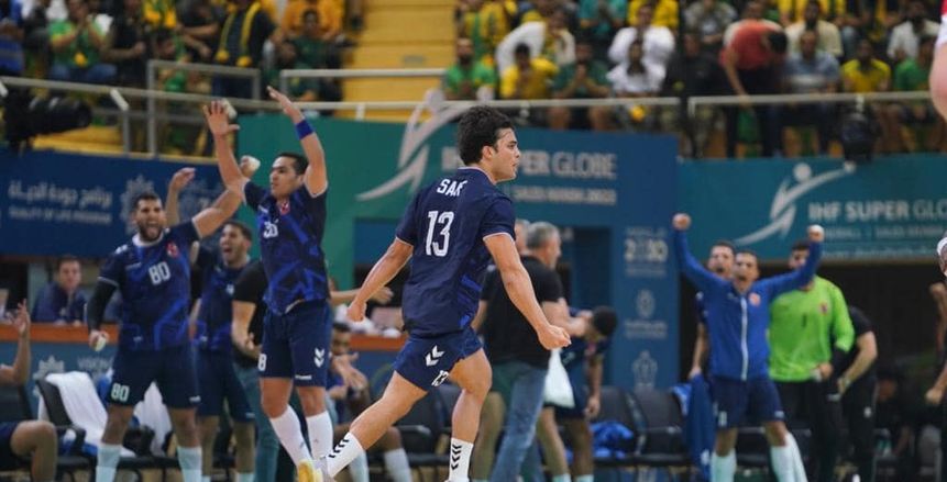 آخر 10 ثوان من لقاء الأهلي وبنفيكا.. المعلق السعودي صرخ فرحا للأحمر «فيديو»