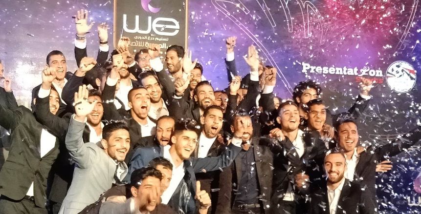 قبل مباراة القمة.. اتحاد الكرة يتسلم درع الدوري من الأهلي