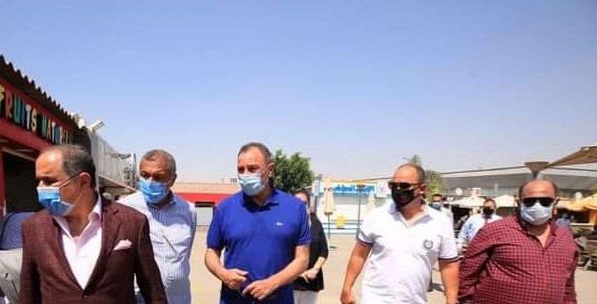 الخطيب يتفقد الإجراءات الاحترازية بفرع مدينة نصر (صور)