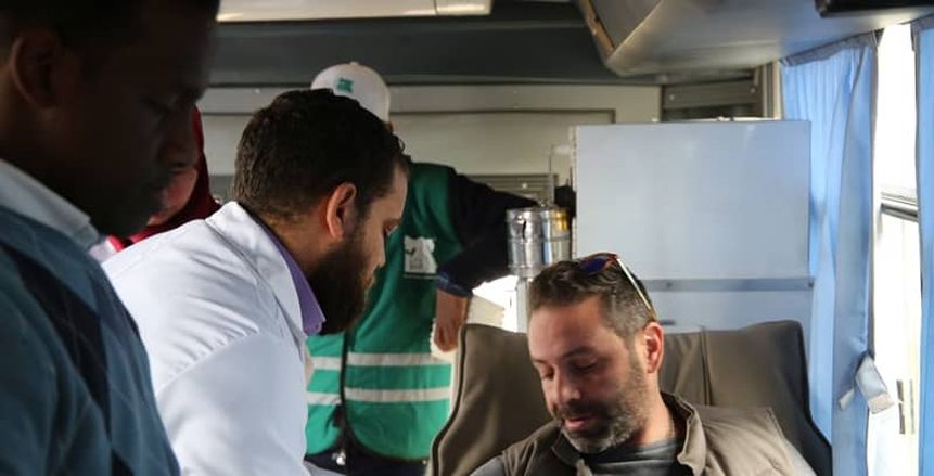 حازم إمام: فخور بالمشاركة بمبادرة التبرع بالدم لشهداء حادث محطة مصر
