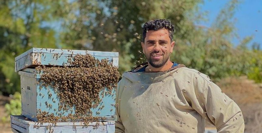 من الملعب إلى المنحل.. لاعب بترول أسيوط بين حلم الصعود وعشق العسل