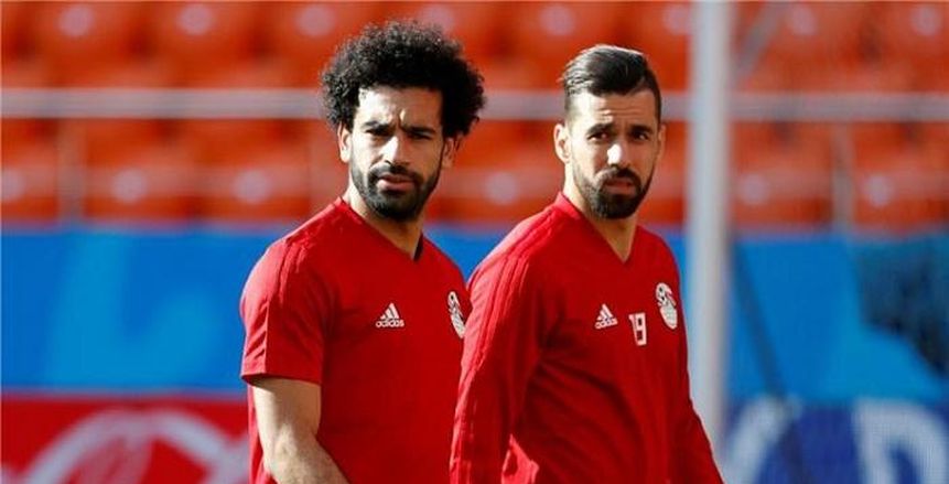 محمد صلاح يقرر البقاء في مصر يومين ويغادر لإنجلترا الخميس