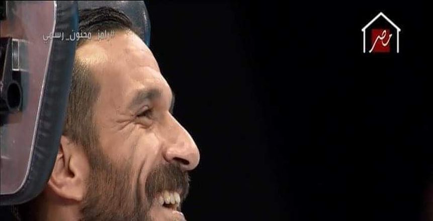 بعد حلقة رامز جلال.. حسابات الأهلي تتغنى بـ علي معلول: أحضروا له الثعبان