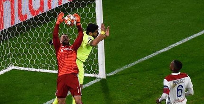 نبيل فقير يقود ليون أمام برشلونة بـ «دوري أبطال أوروبا»