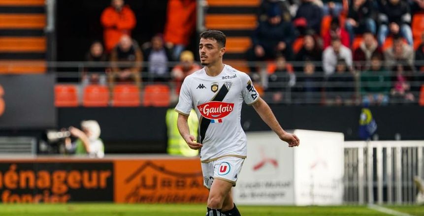 هل يتعاقد الزمالك مع إلياس شتي بعد فسخ عقده مع انجيه؟.. وموقف الأهلي