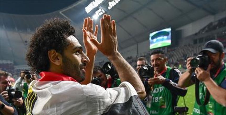 تيشيرت واتصال واستشارة طبية.. تفاصيل زيارة خال محمد صلاح لطبيب باطنة في طنطا (صور)