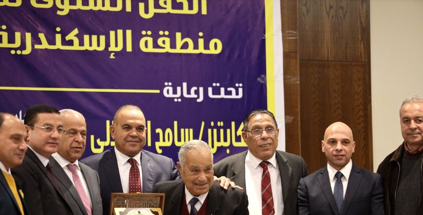 الاتحاد المصري للغوص يكرم أبطال العالم في السباحة بالزعانف
