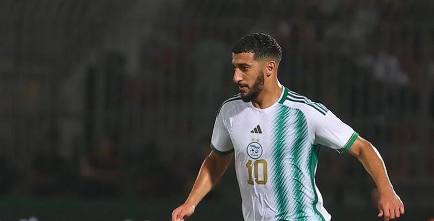 جمال بلماضي ينفعل على سعيد بن رحمة عقب استبداله بمباراة الجزائر ومصر