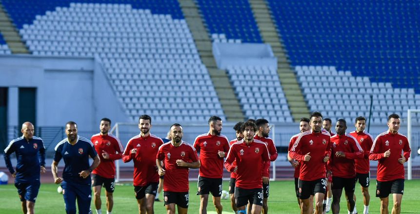 10 لاعبين بقائمة المرشحين للرحيل عن الأهلي.. نجم الوسط وصاحب القاضية