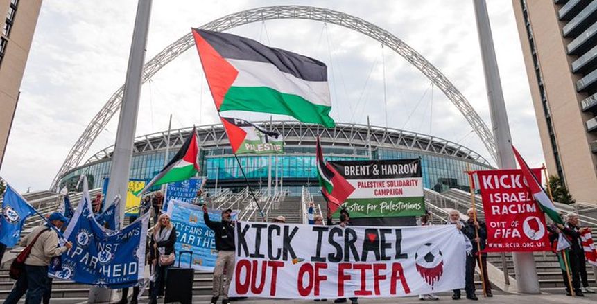 هتافات وتظاهرات دعما لفلسطين وتنديد بالإبادة على هامش مباراة النرويج وإسرائيل