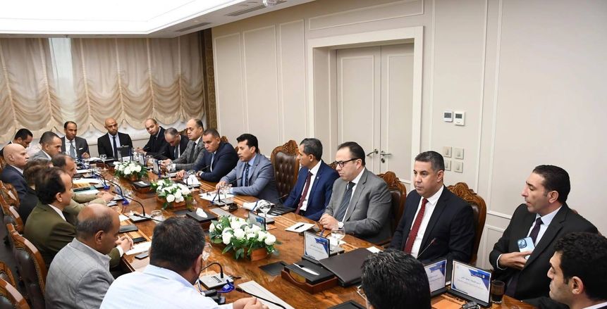 أشرف صبحي عقد اجتماعا مع مسؤولي الأندية لمناقشة تعدلات قانون الرياضة الجديد..تفاصيل الاجتماع