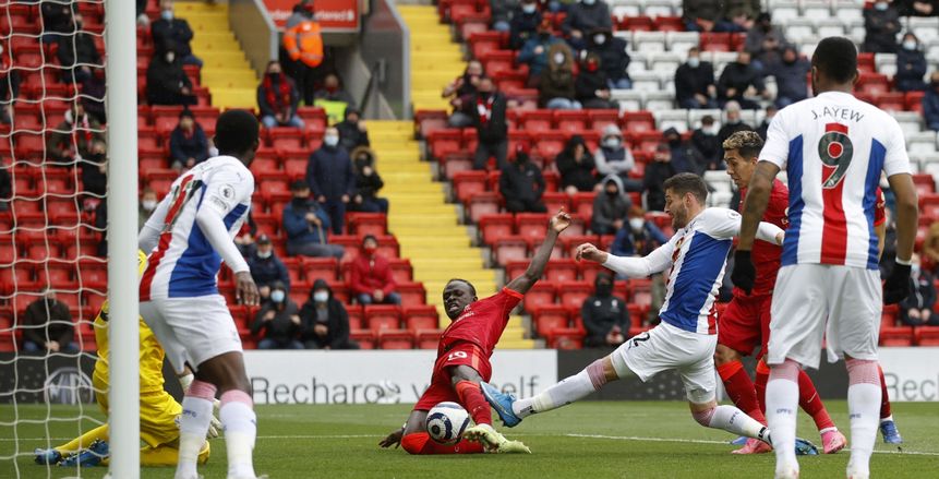 ليفربول يتقدم على كريستال بالاس بهدف ماني في الشوط الأول «فيديو»
