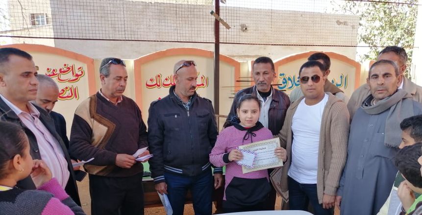 مركز شباب إكياد دجوي بالقليوبية يكرم أوائل الطلبة (صور)