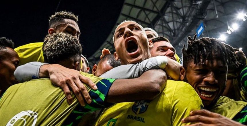 القنوات الناقلة لمباريات اليوم في كأس العالم 2022.. «مجانية»