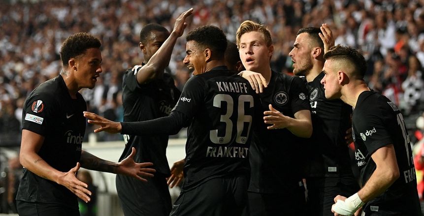 التشكيل الرسمي لمباراة آينتراخت فرانكفورت ورينجرز في نهائي الدوري الأوروبي
