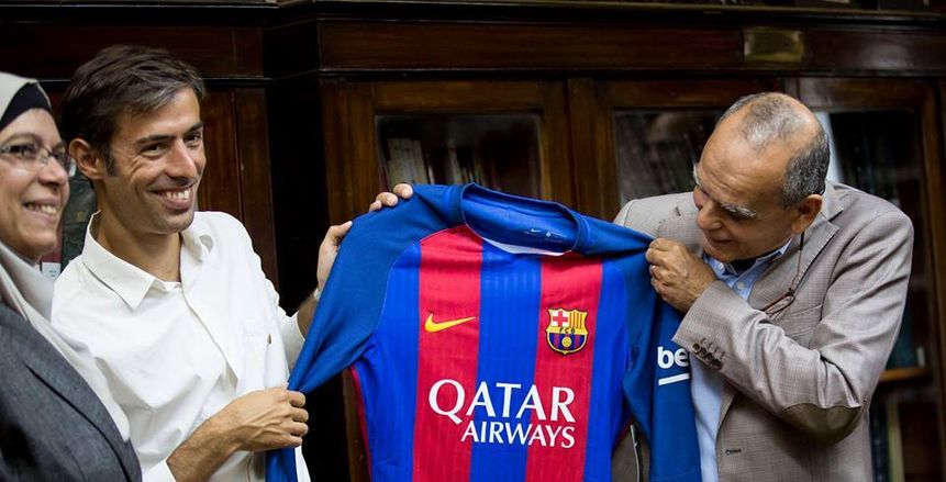 المنسق العام لمؤسسة برشلونة: اسم «الأهلي» المعروف عالميا وراء زيارته اليوم