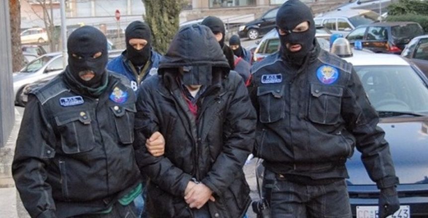 الشرطة الإيطالية تلقي القبض على رئيس نادي بتهمة غسيل الأموال