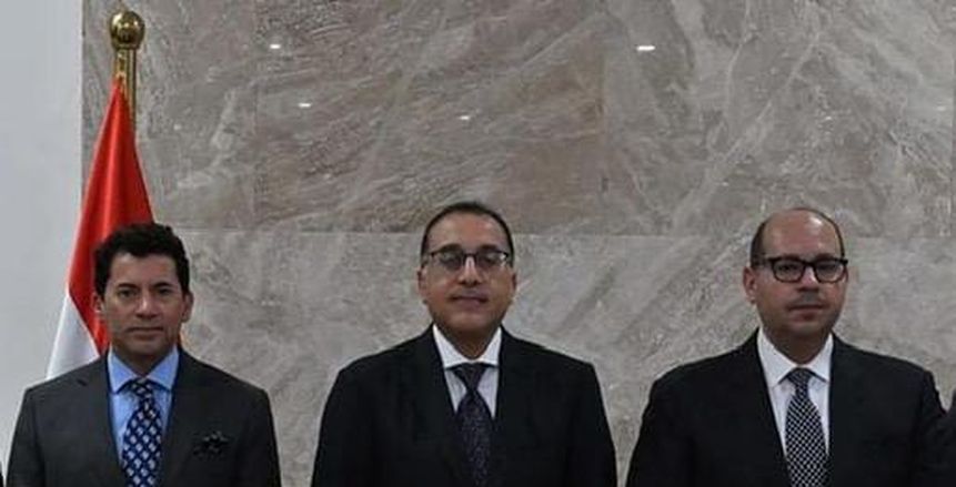رئيس اللجنة الأولمبية يهنئ وزير الشباب والرياضة بتجديد الثقة
