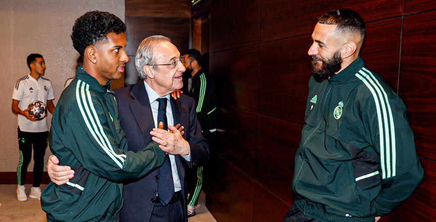 بيريز يزور بعثة ريال مدريد قبل مواجهة تشيلسي «صور»