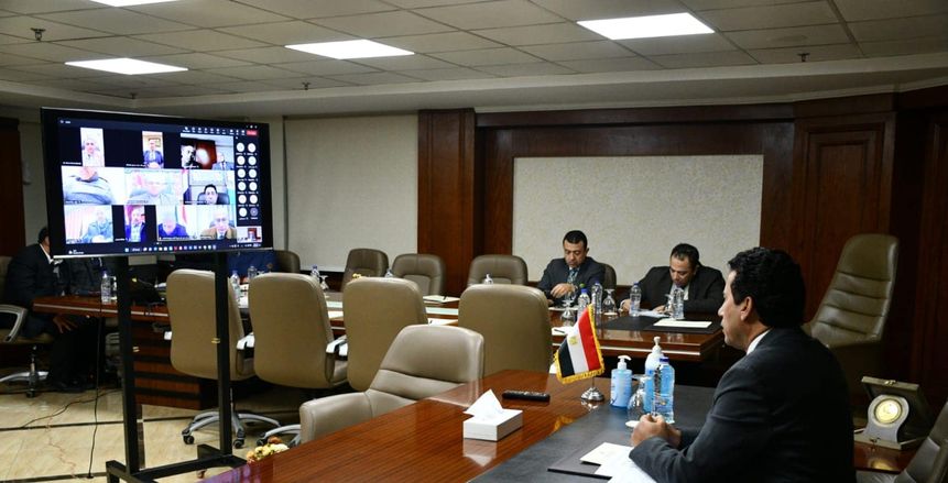 أشرف صبحي يجتمع مع مديري مديريات «الشباب والرياضة» لمناقشة المشروعات
