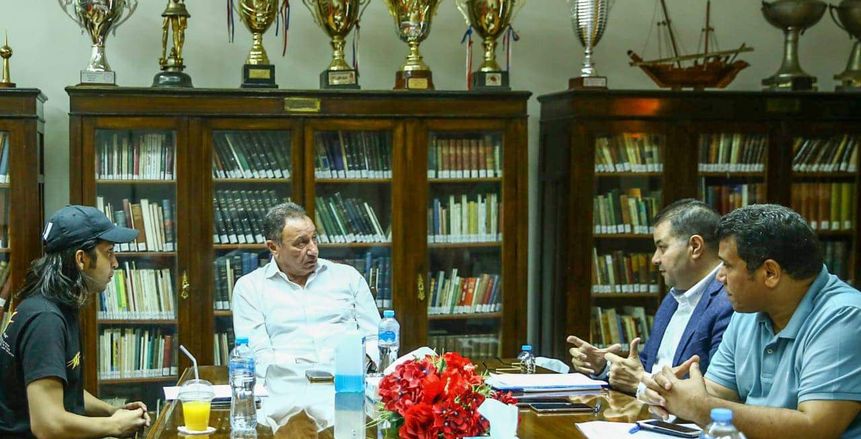 رئيس الأهلي يجتمع مع لجنة احتفالية النجمة العاشرة وتكريم الأبطال «صور»