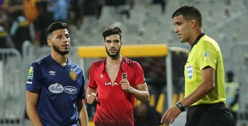 بالفيديو| بسبب تقنية الـ «VAR».. حكم مباراة يوفنتوس وكالياري يُنصف «مهدي عبيد»