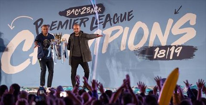 بالفيديو والصور| احتفالات صاخبة في ملعب الاتحاد بعد تتويج السيتي بالدوري الإنجليزي
