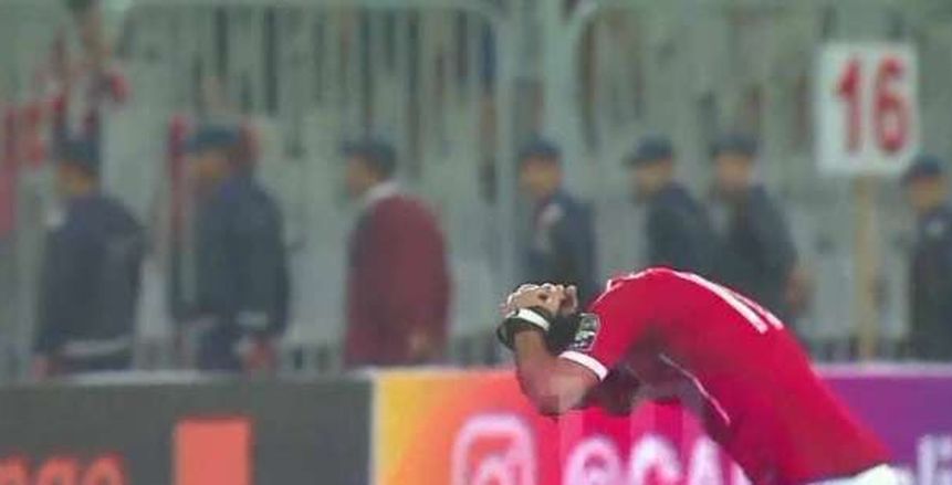 جماهير الأهلي تهتف لمتعب في الدقيقة 10