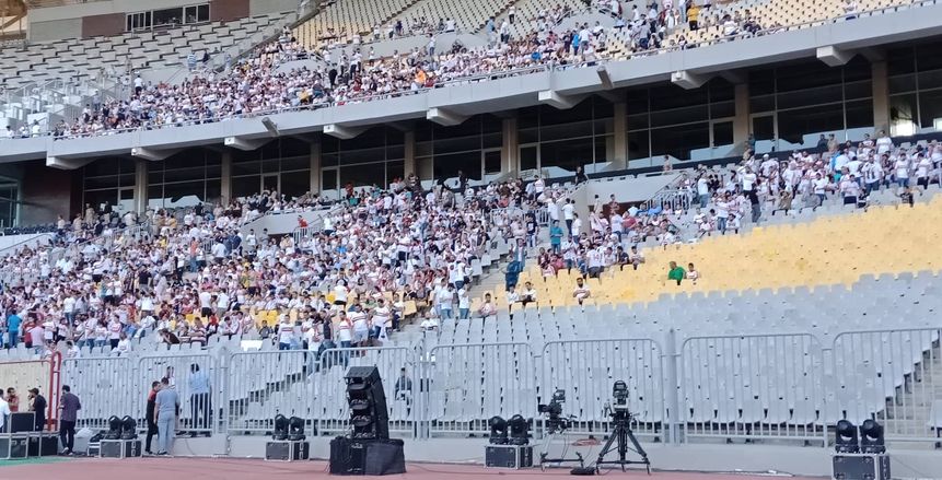 جماهير الزمالك تتوافد على ملعب برج العرب لمساندة الأبيض أمام بطل الصومال
