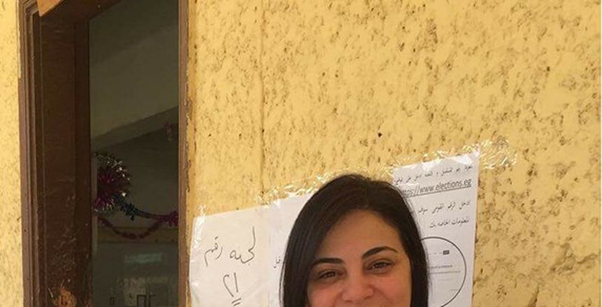 بالصور| سماح عمار تُدلي بصوتها في الانتخابات الرئاسية