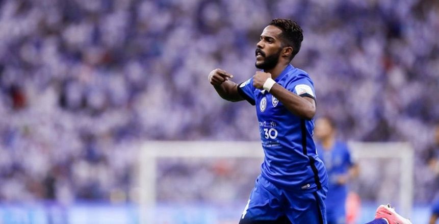نواف العابد يعلن رحيله عن الهلال.. ويقترب من الانضمام إلى الشباب