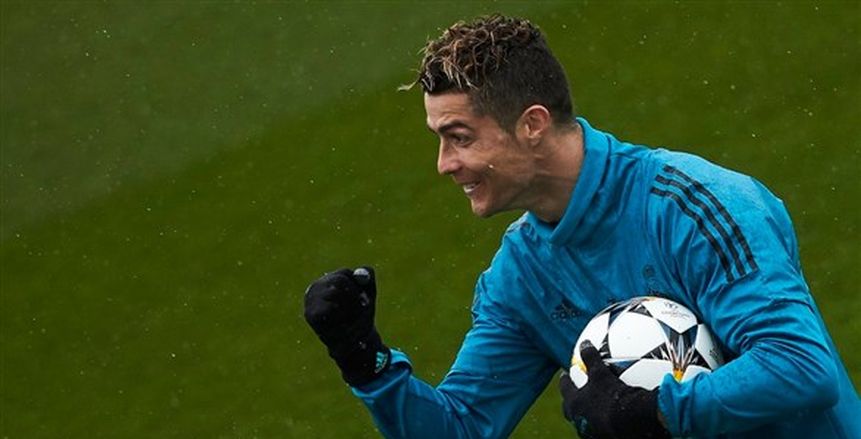 رئيس ريال مدريد يعد رونالدو بالعودة إلى النادي الملكي