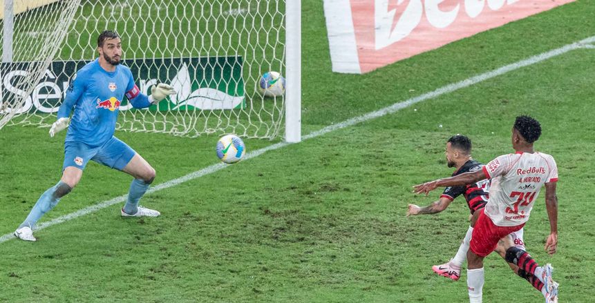 فلامنجو يصعد للمركز الرابع بالدوري البرازيلي بفوزه على براجانتينو
