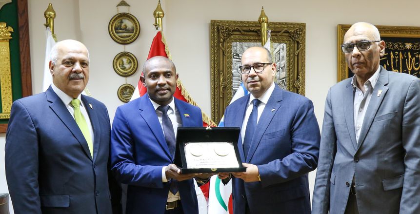 رئيس «الأولمبية المصرية» يستقبل وفدا من جزر القمر لبحث سبل التعاون