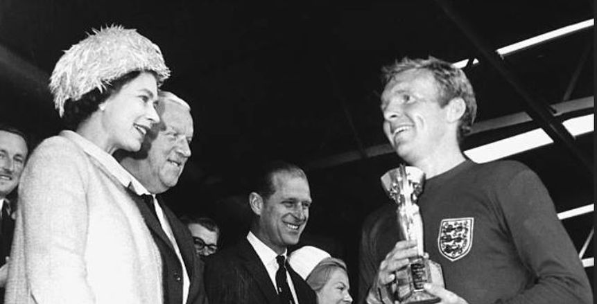 الملكة إليزابيث والرياضة.. سلمت كأس العالم 1966 وتشجع وست هام