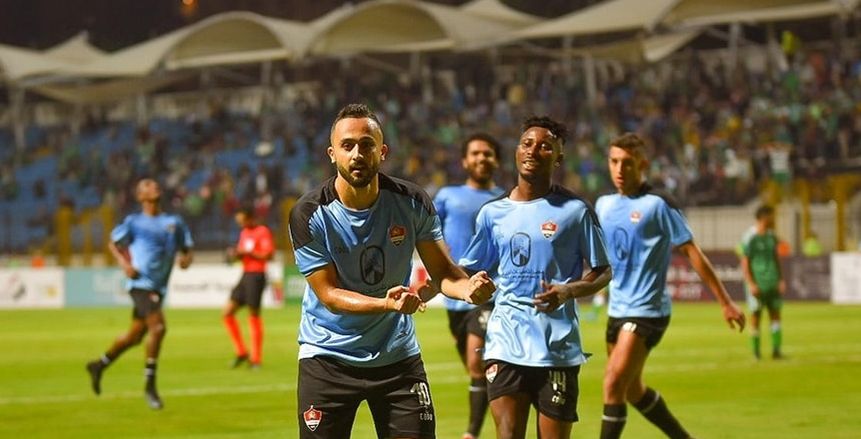غزل المحلة يحتج على حكم مباراته أمام فاركو بسبب إلغاء هدف جبريل أوروك