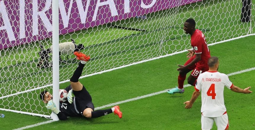 المعز علي يدخل تاريخ هدافي كأس آسيا بهدفه في لبنان (فيديو)