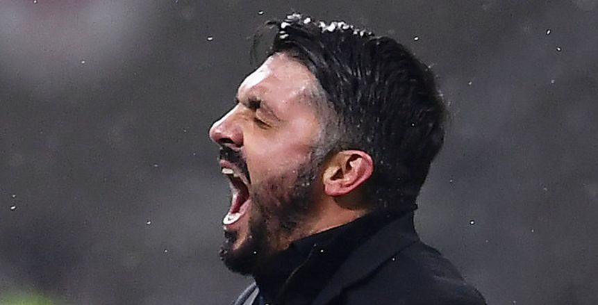 المدير الفني لميلان يهدد حارس الفريق : "هدمرك"