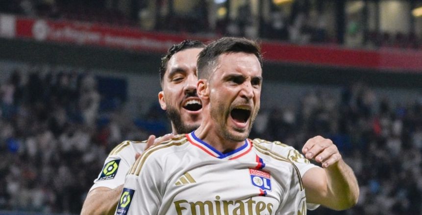 ليون يهدي باريس سان جيرمان لقب الدوري الفرنسي بالفوز على موناكو