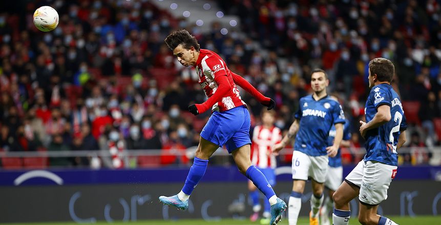 أتلتيكو مدريد يسحق ألافيس برباعية ويخطف المركز الثالث بالدوري الإسباني