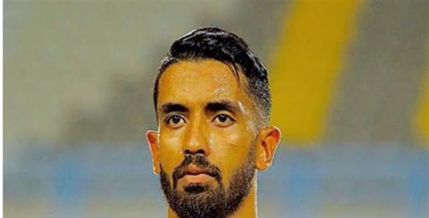 مدافع بيراميدز يشارك في تحدي "بكرة المناديل" بطريقة جديدة (فيديو)