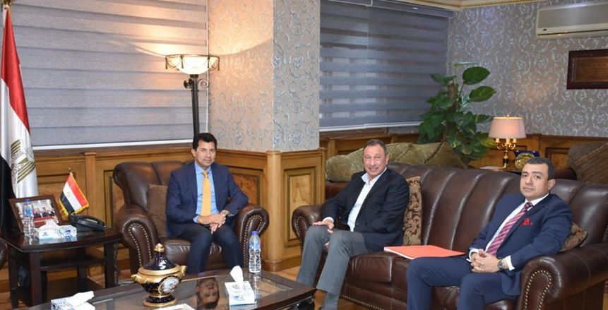 تعاون ضد كورونا ومساندة مؤمن زكريا.. تفاصيل جلسة الخطيب مع وزير الرياضة