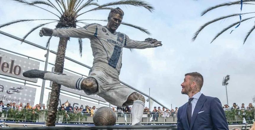 "لاعب فريد ولا يوجد مثله".. بيكهام: ميسي أفضل من رونالدو