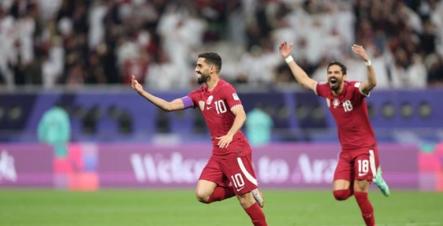 القطري حسن الهيدوس يتخطى ميسي ويهدد رقم أحمد حسن