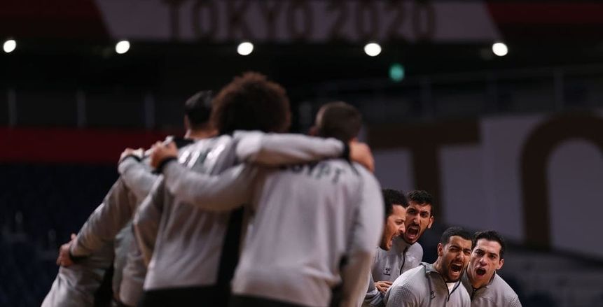 رئيس الوزراء يؤازر لاعبي منتخب اليد هاتفيا قبل مواجهة إسبانيا غدا