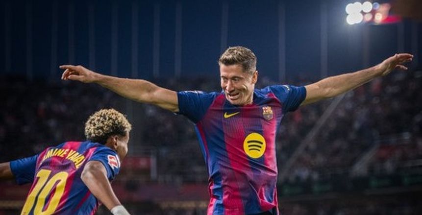 برشلونة يستغل سقوط ريال مدريد ويتصدر الدوري الإسباني بفوز صعب على سوسيداد