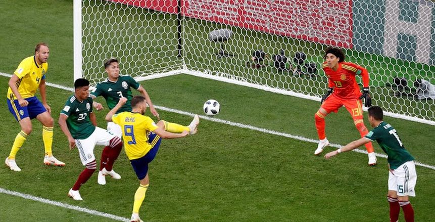 كأس العالم| المكسيك تتعادل سلبيا مع السويد وتقترب من دور الـ16