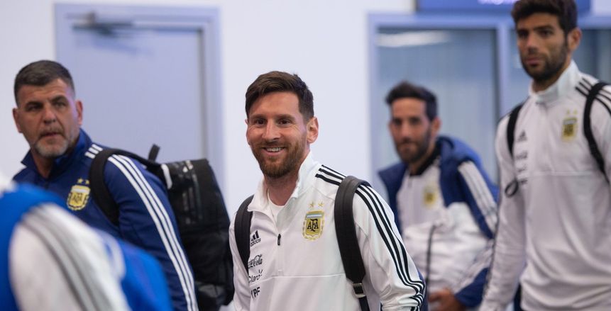 بالفيديو| بتواجد «ميسي» بعثة منتخب الأرجنتين تصل روسيا لخوض المونديال